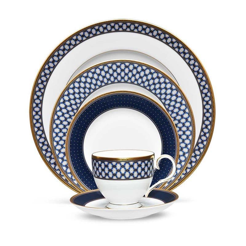 Blueshire Dinner and Tea set for 6 people by Noritake.