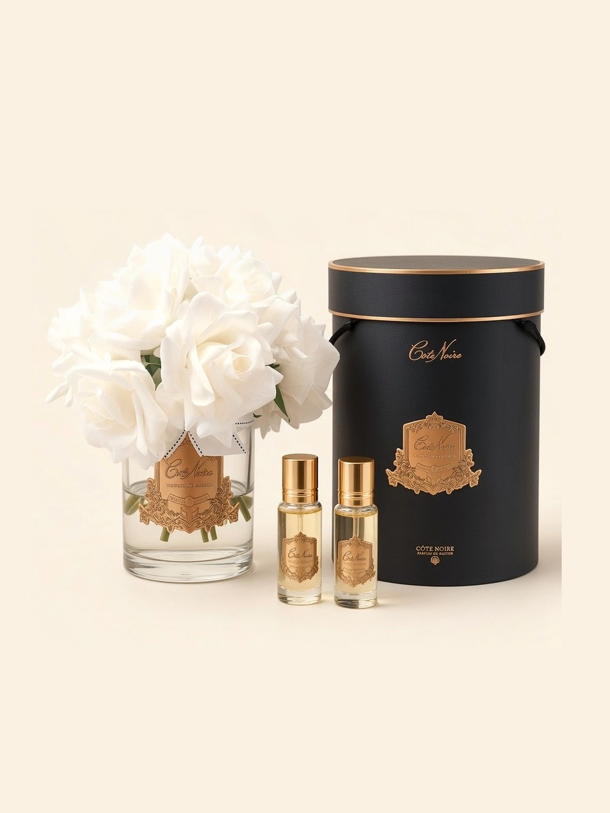 Luxury Grand Bouquet — розы, слоновая кость, серебряная эмблема