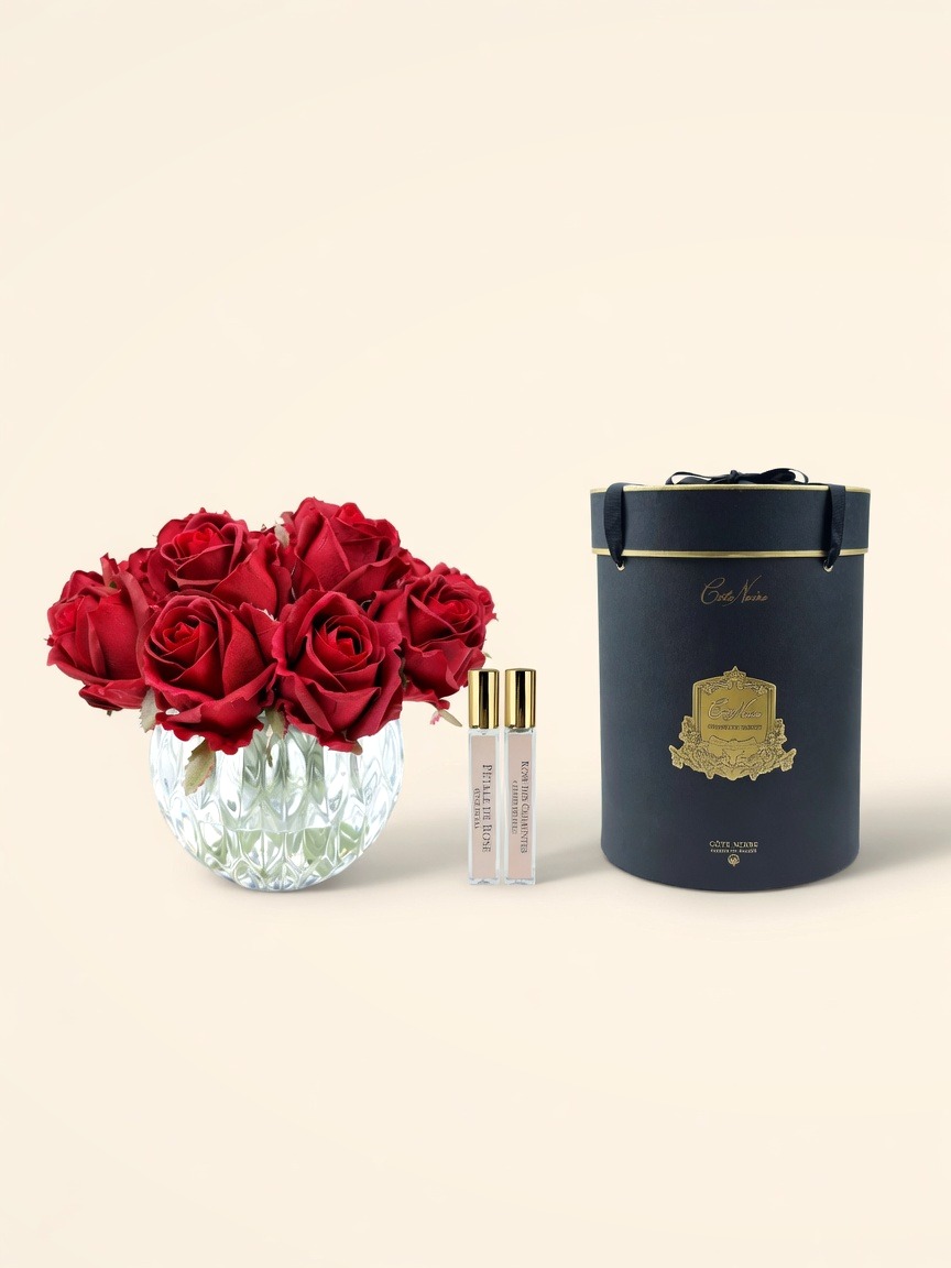 Luxury Round Bouquet — 13 бутонов роз, карминно-красный