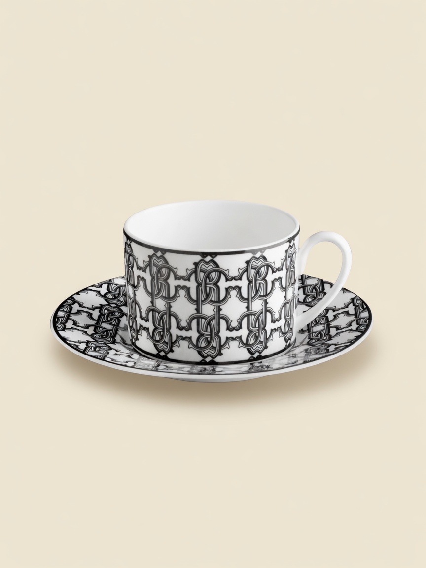 Monogram Black — чайная чашка с блюдцем