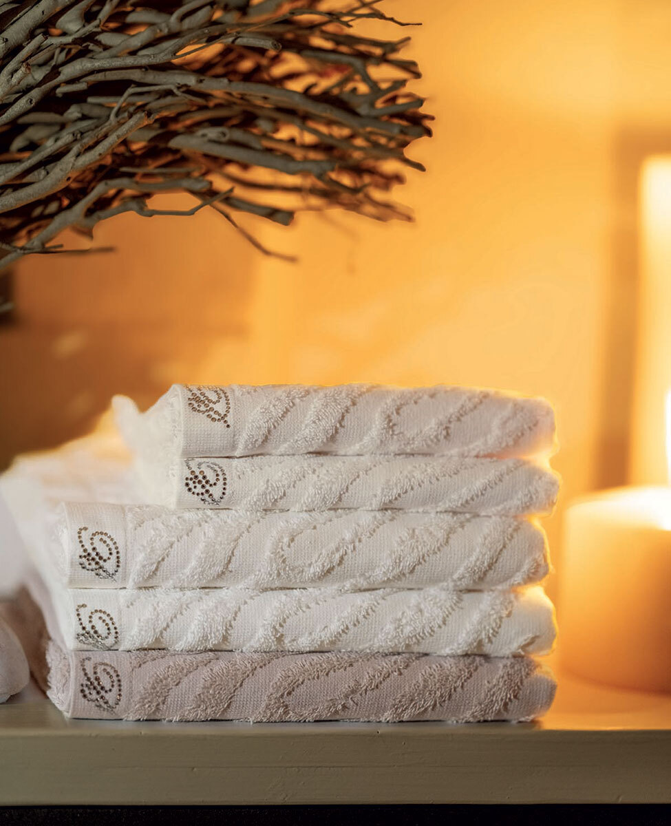 Blumarine – Towel Set Woman 2-pcs