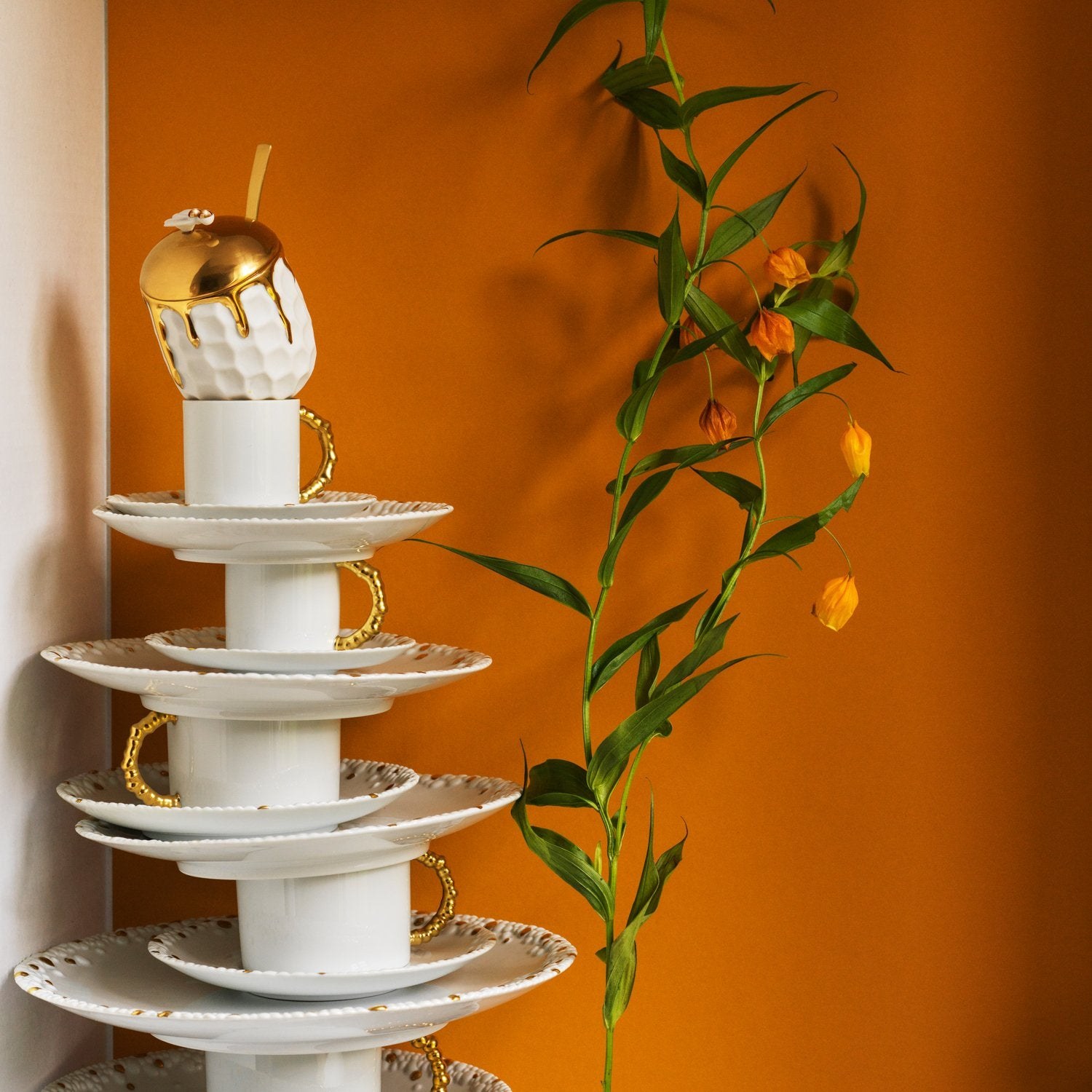 Beehive — Honeypot with Spoon 7