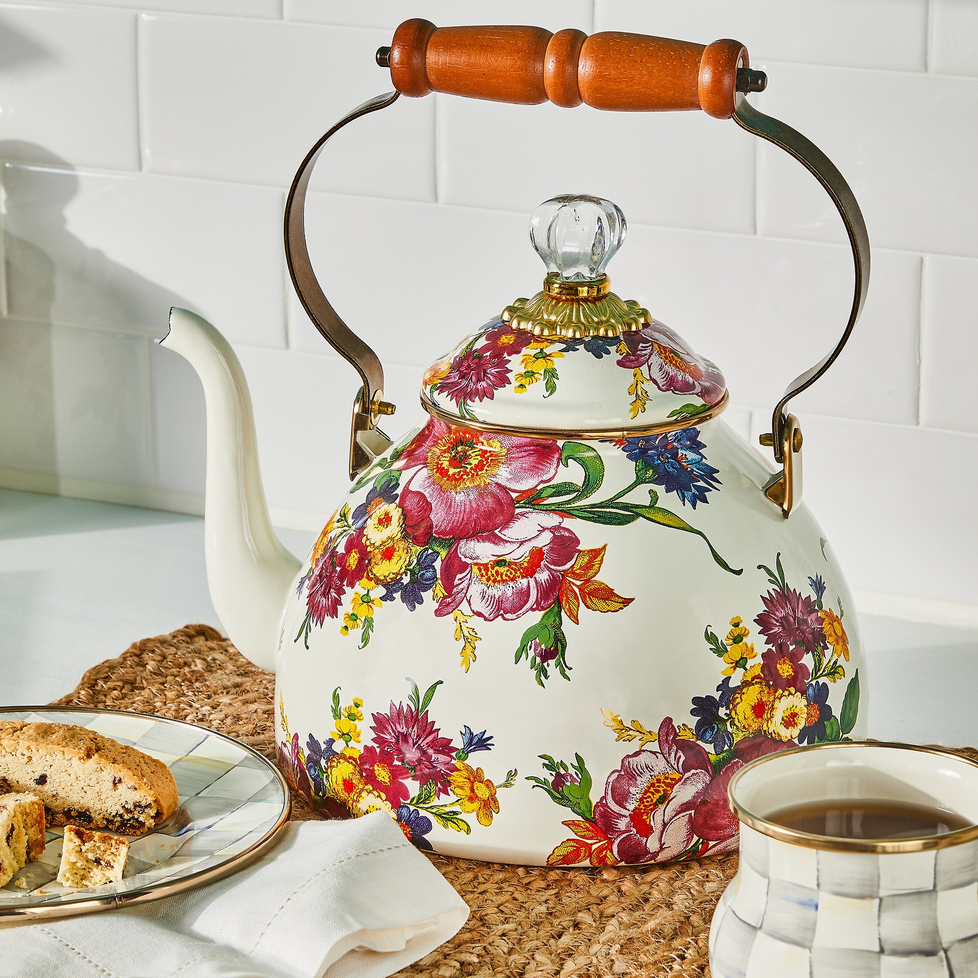 White Flower Market — Tea Kettle, 2.84 L 2
