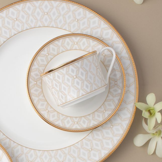 Noble Pearl Noritake 5 pcs set for one persoon. 2