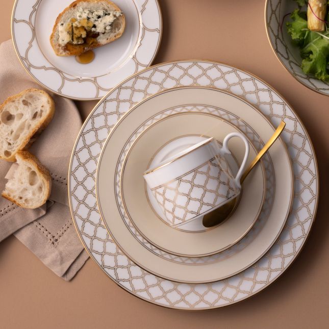 Eternal Palace Gold Dinner Set for One – 5 pcs by Noritake.