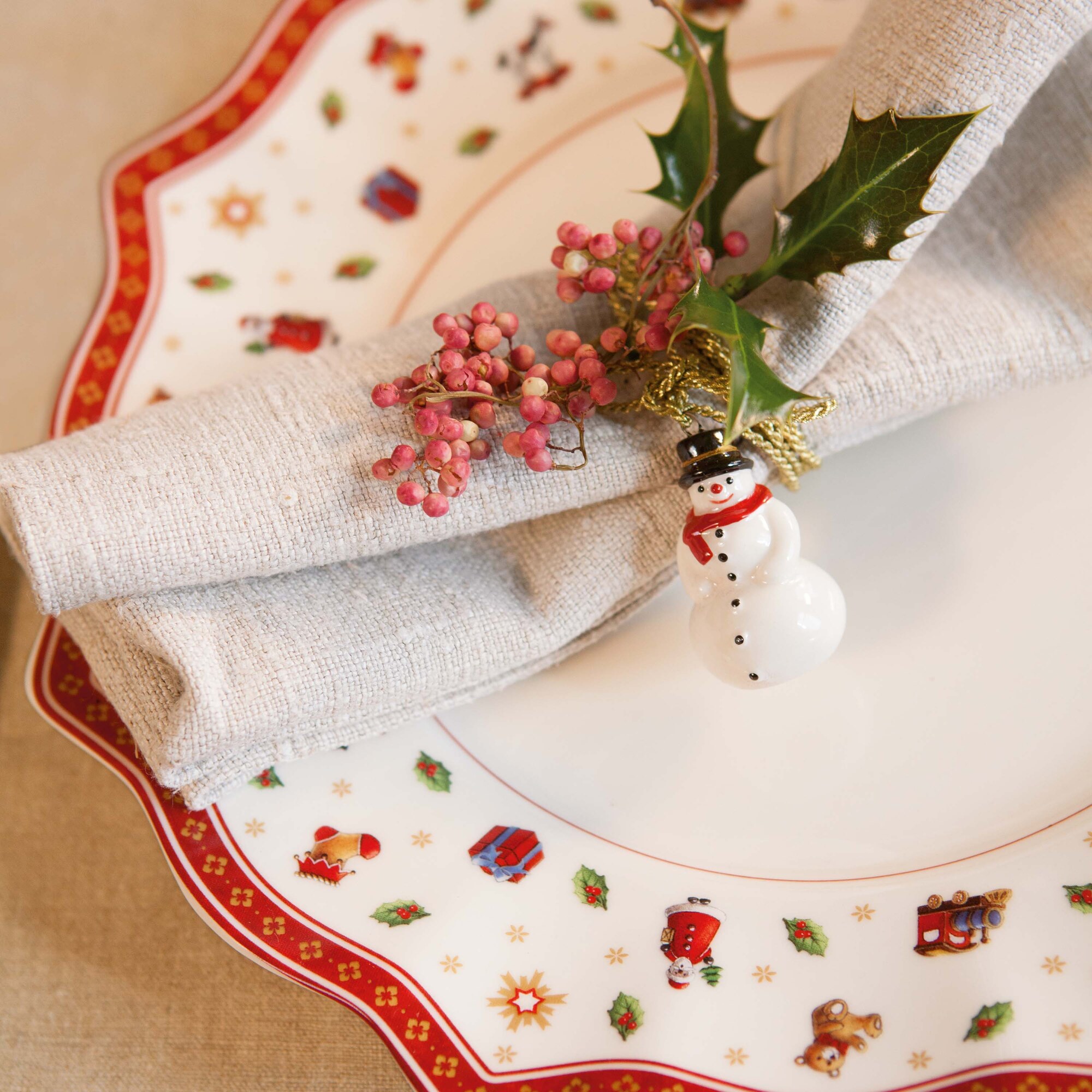 Toy's Delight — Dinner Plate 2