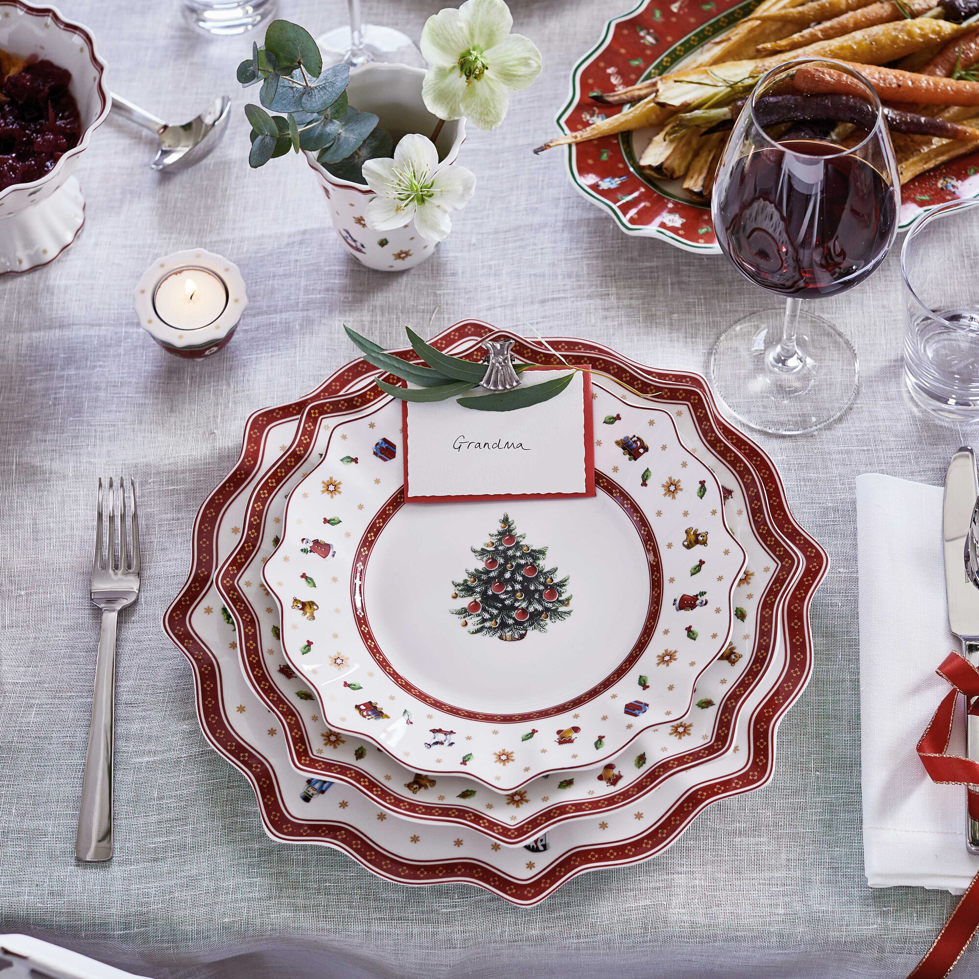 Toy's Delight — Dinner Plate 3